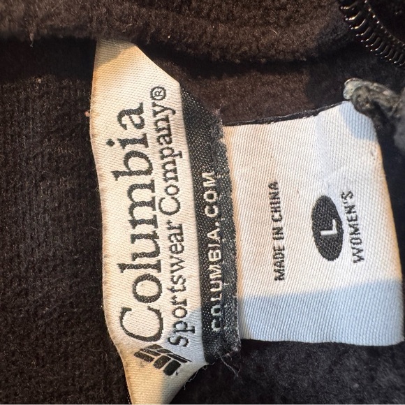 Columbia ladies size Large Fleece vest
Used condition - Picture 5 of 6
